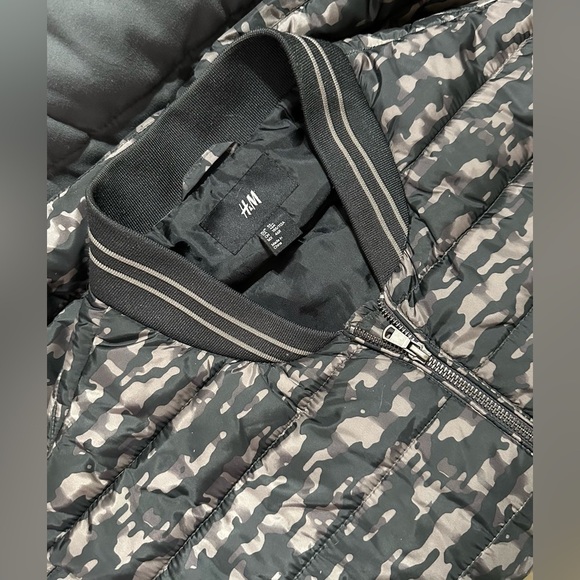 H&M Black Packable Down Feather Camouflage Men's Vest 46R - Picture 7 of 7